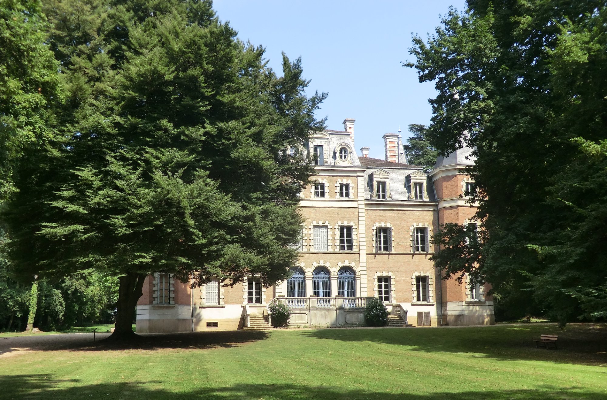 Château Bouchet, Fareins